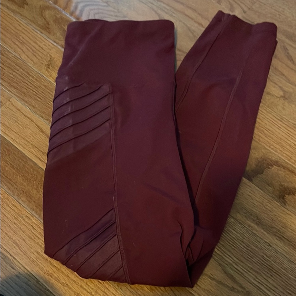 Women’s Maroon Leggings